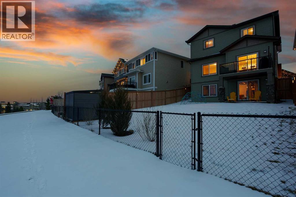 299 Hillcrest Heights SW, Airdrie, Alberta