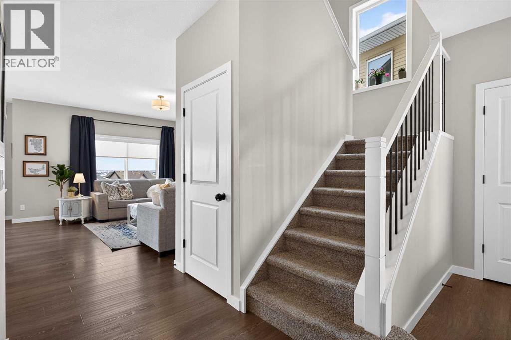 299 Hillcrest Heights SW, Airdrie, Alberta  T4B 3Z2 - Photo 9 - A2297970