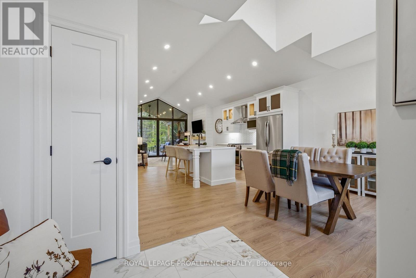 48 Deerview Drive, Quinte West, Ontario  K8V 0L8 - Photo 11 - X12950552