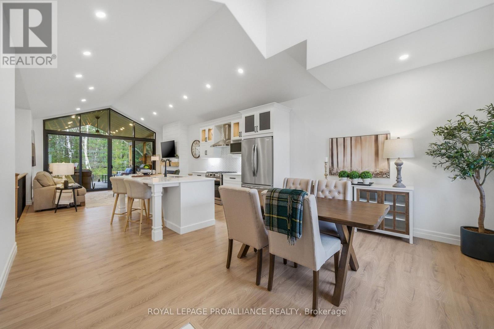 48 Deerview Drive, Quinte West, Ontario  K8V 0L8 - Photo 12 - X12950552