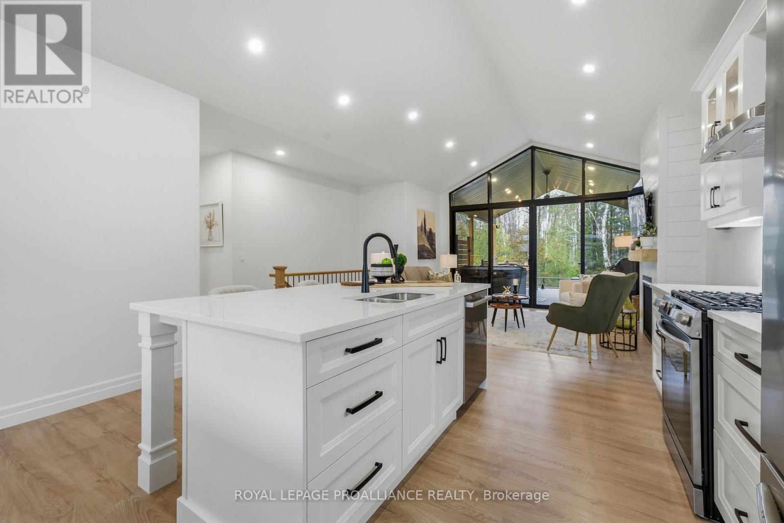 48 Deerview Drive, Quinte West, Ontario  K8V 0L8 - Photo 15 - X12950552