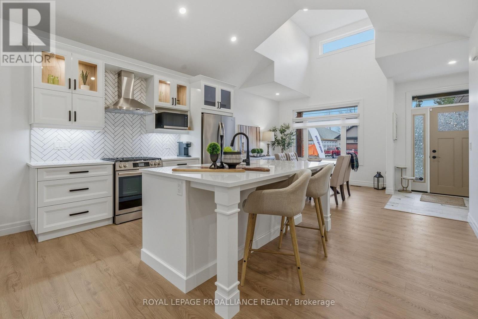 48 Deerview Drive, Quinte West, Ontario  K8V 0L8 - Photo 16 - X12950552