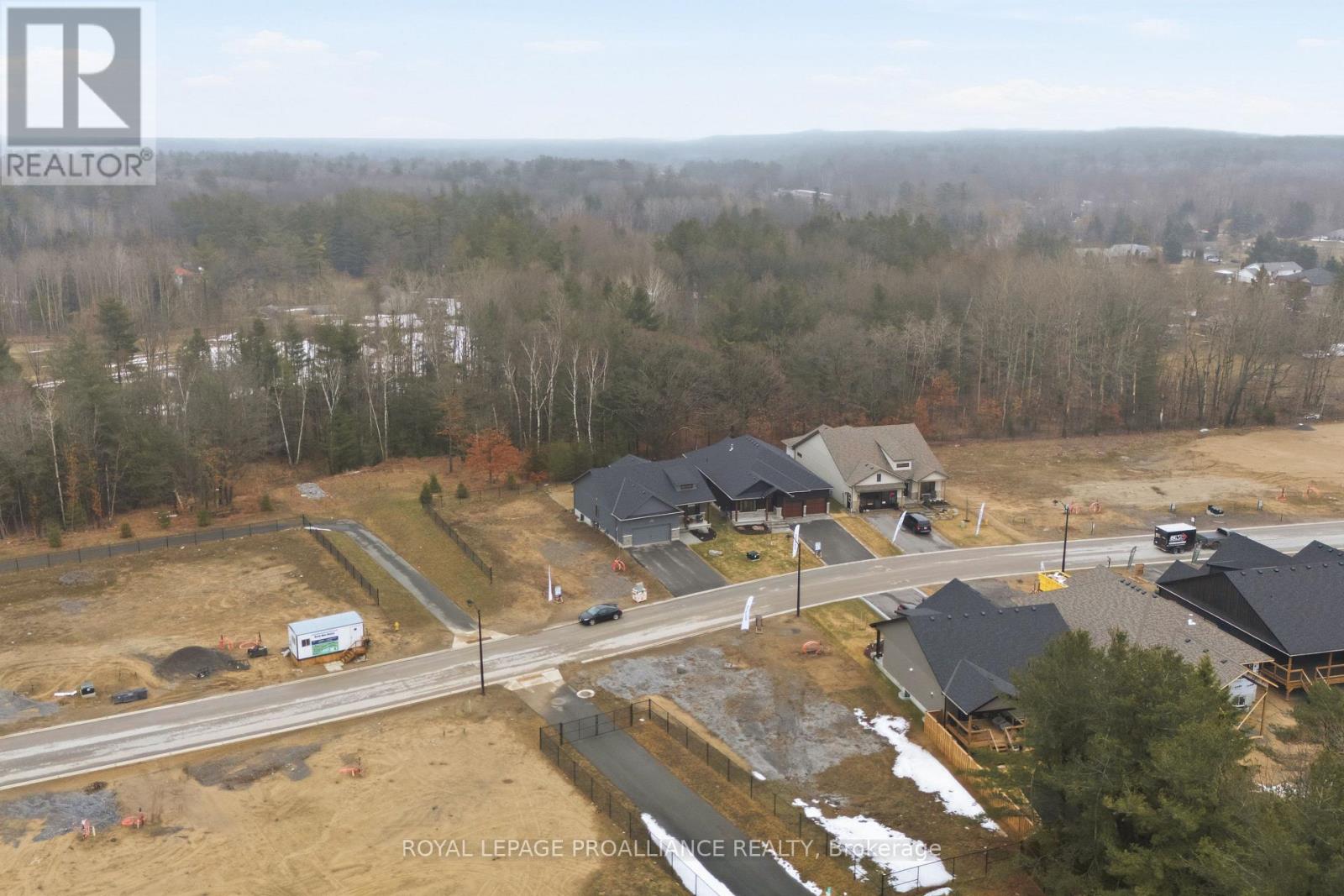 48 Deerview Drive, Quinte West, Ontario  K8V 0L8 - Photo 2 - X12950552