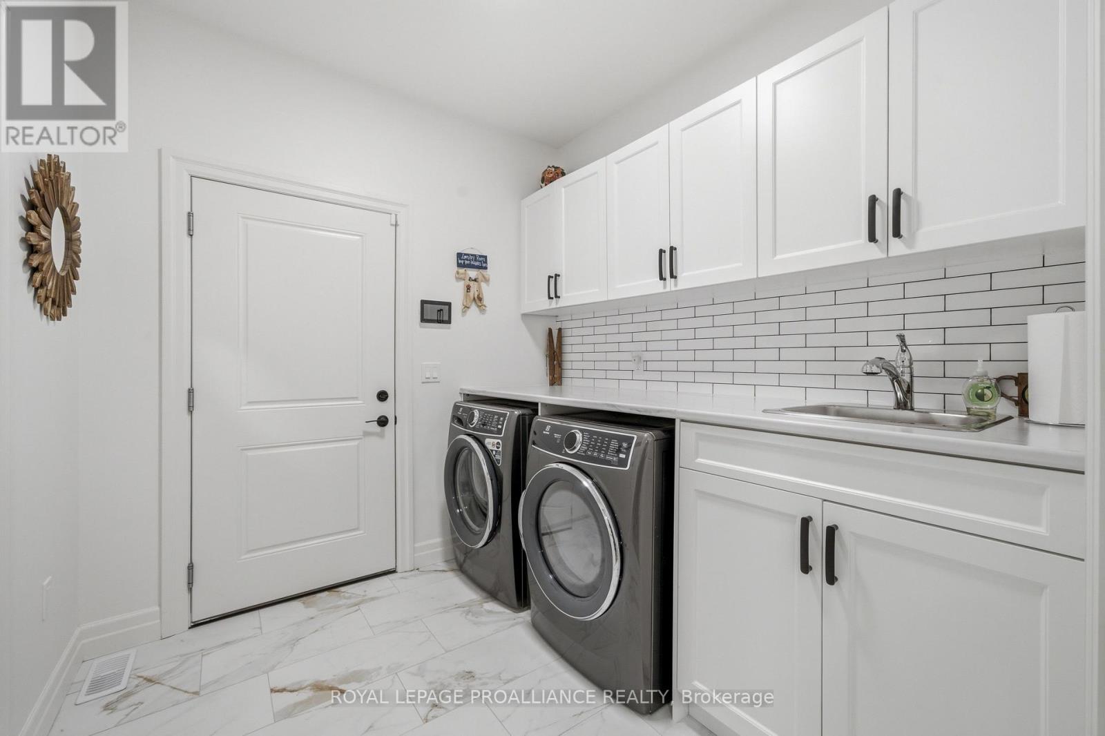 48 Deerview Drive, Quinte West, Ontario  K8V 0L8 - Photo 22 - X12950552