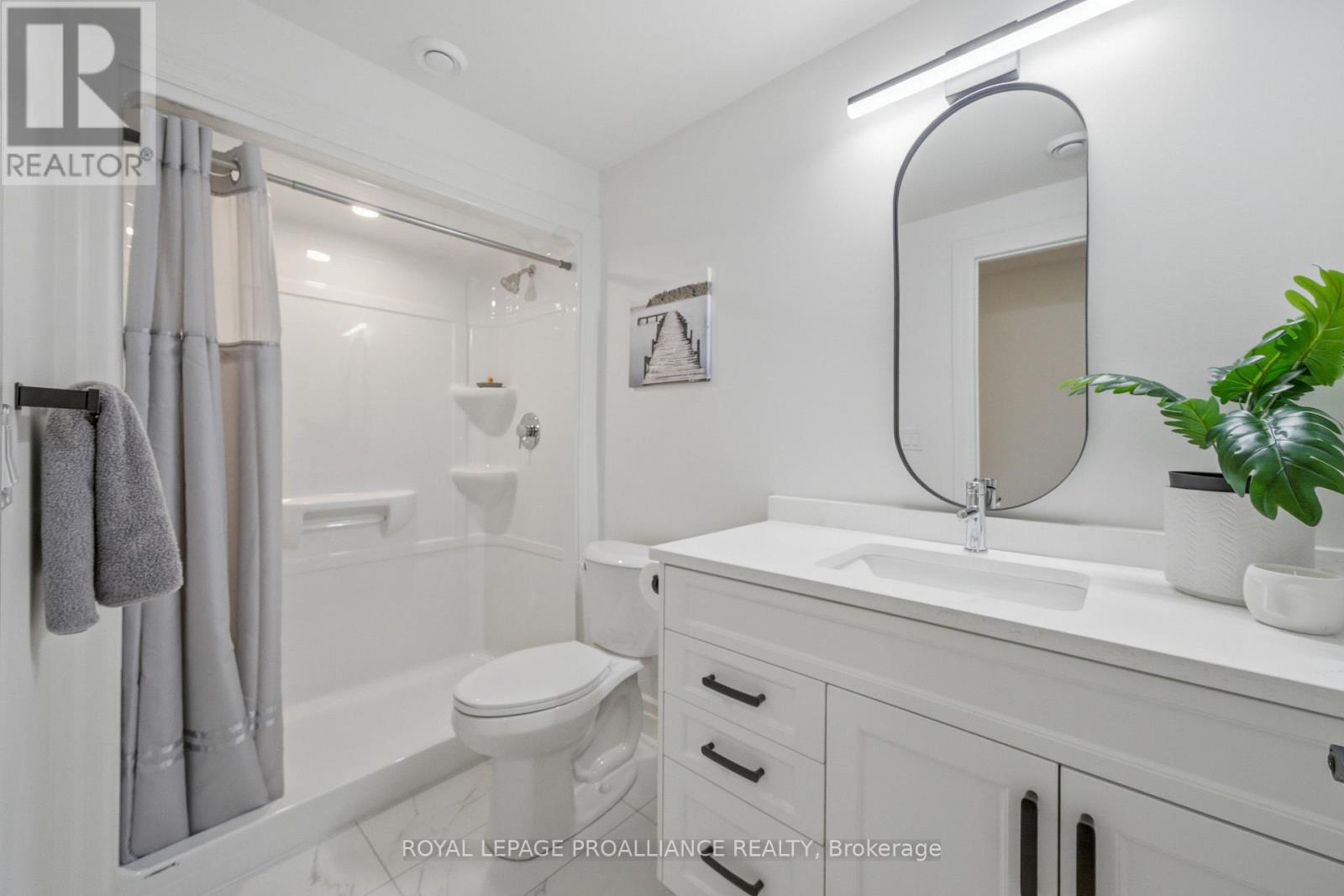 48 Deerview Drive, Quinte West, Ontario  K8V 0L8 - Photo 37 - X12950552