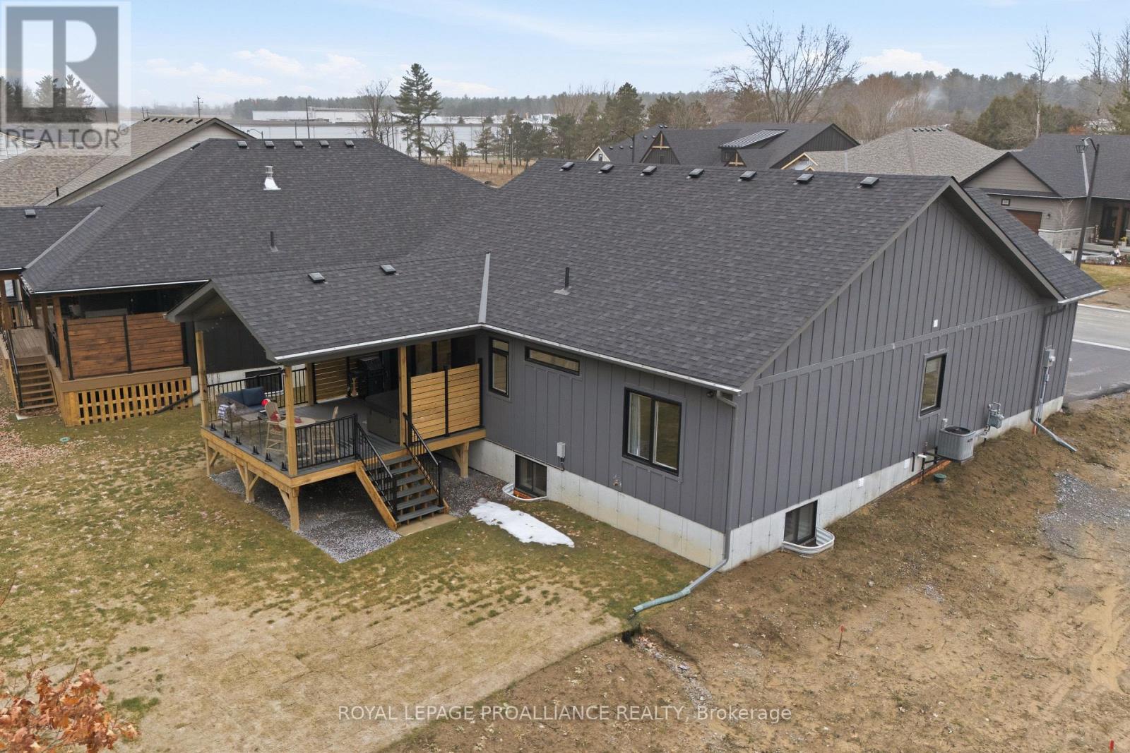 48 Deerview Drive, Quinte West, Ontario  K8V 0L8 - Photo 5 - X12950552