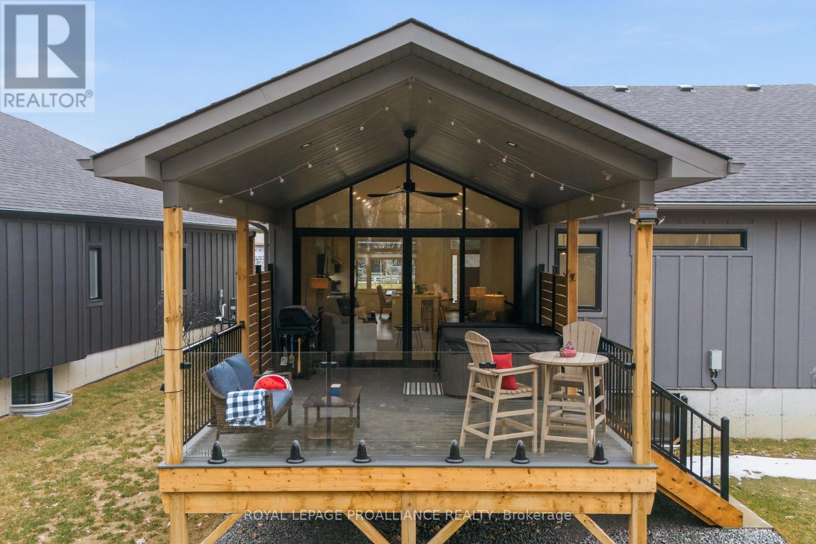 48 Deerview Drive, Quinte West, Ontario  K8V 0L8 - Photo 6 - X12950552