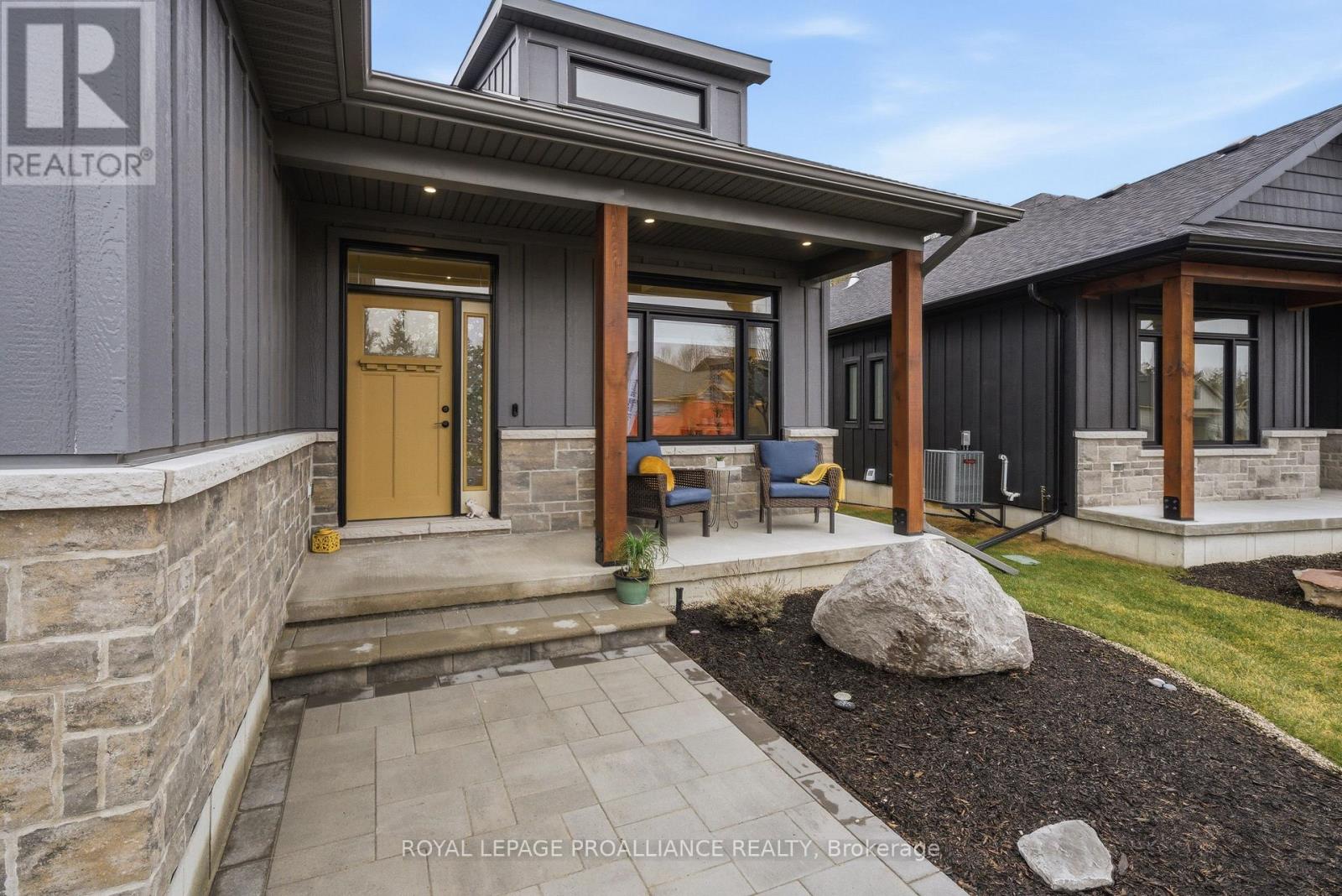 48 Deerview Drive, Quinte West, Ontario  K8V 0L8 - Photo 7 - X12950552