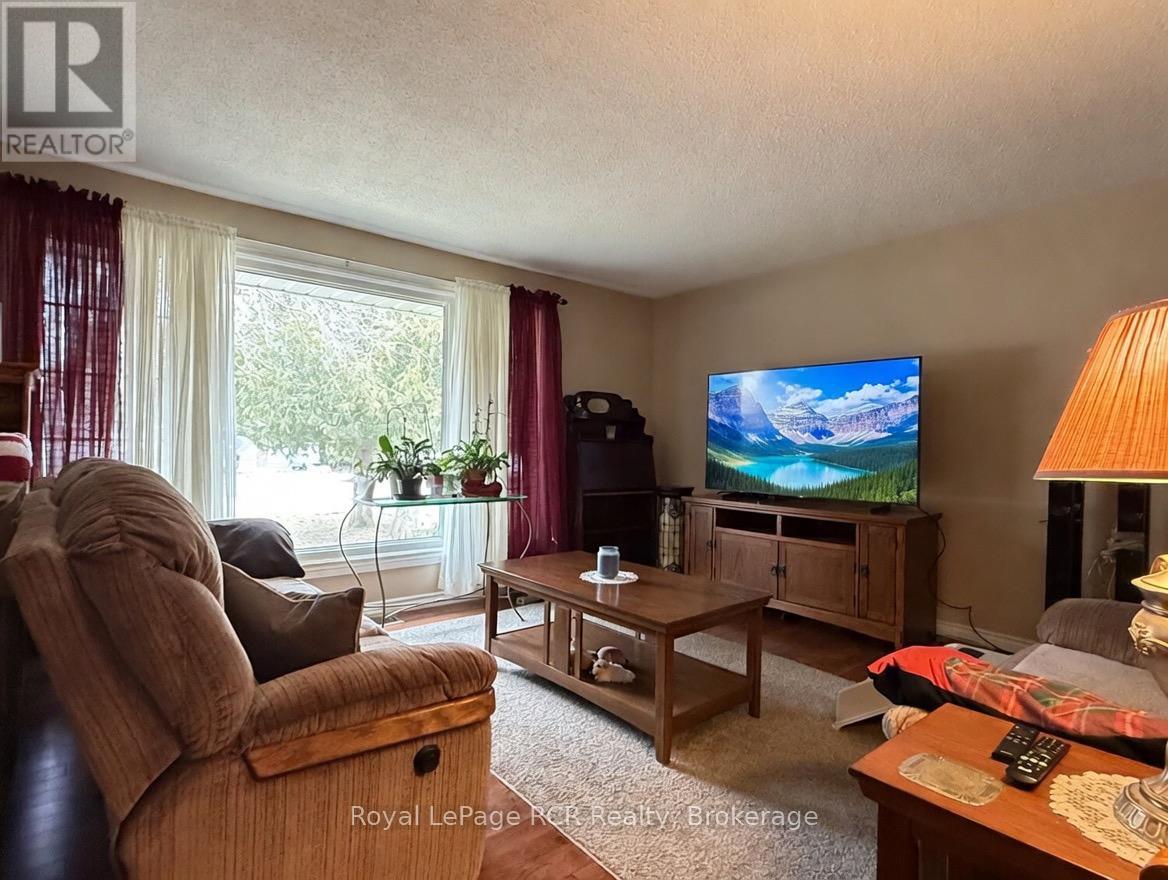 665 17th Street E, Owen Sound, Ontario  N4K 2A1 - Photo 4 - X12950354