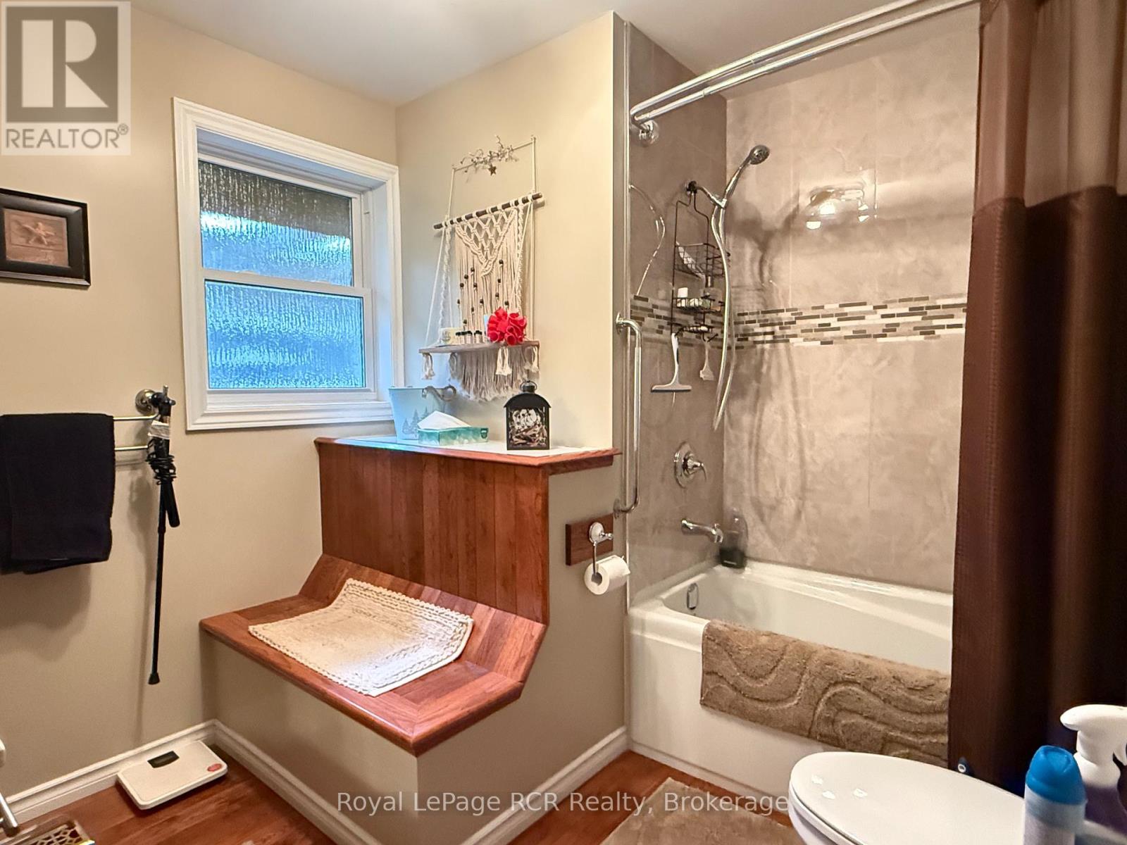 665 17th Street E, Owen Sound, Ontario  N4K 2A1 - Photo 9 - X12950354