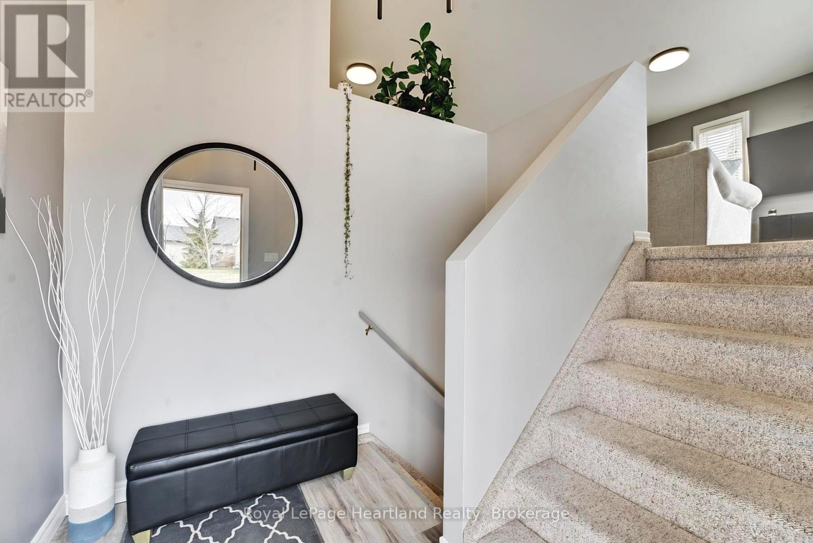 25 Lee Crescent, Goderich, Ontario  N7A 4L3 - Photo 4 - X12950356