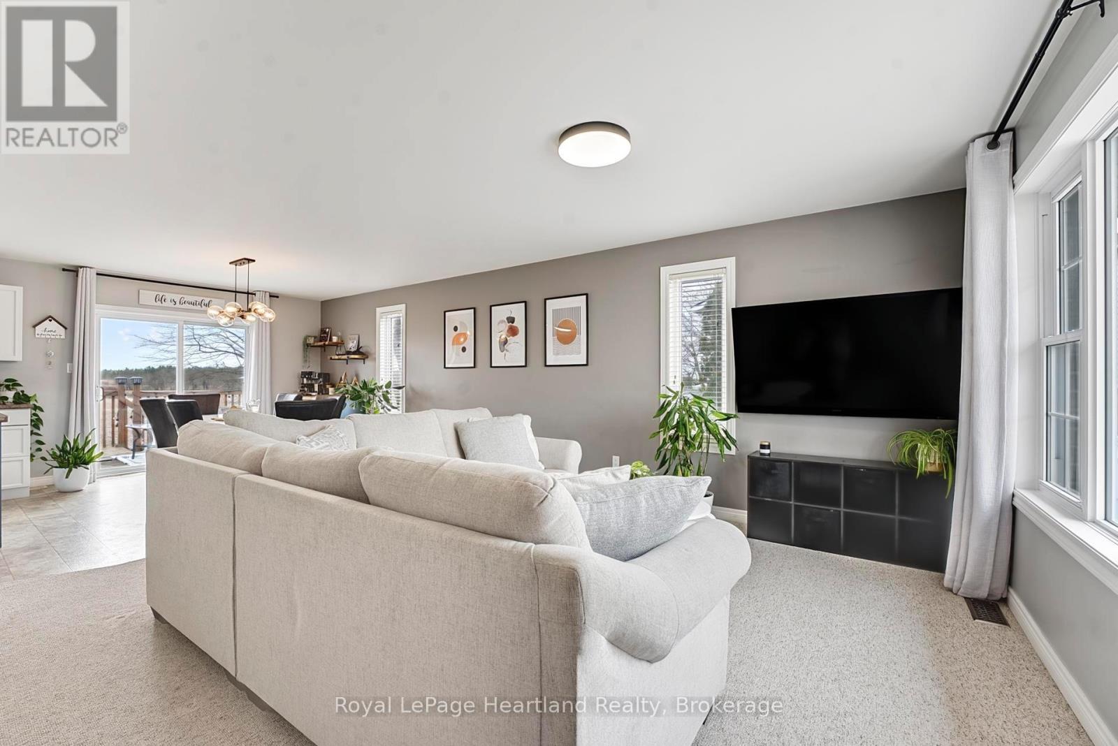 25 Lee Crescent, Goderich, Ontario  N7A 4L3 - Photo 5 - X12950356