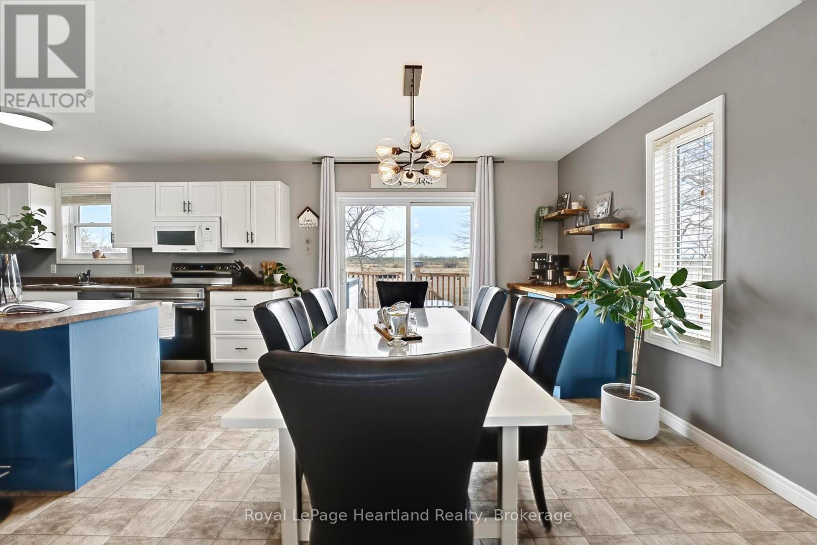 25 Lee Crescent, Goderich, Ontario  N7A 4L3 - Photo 8 - X12950356