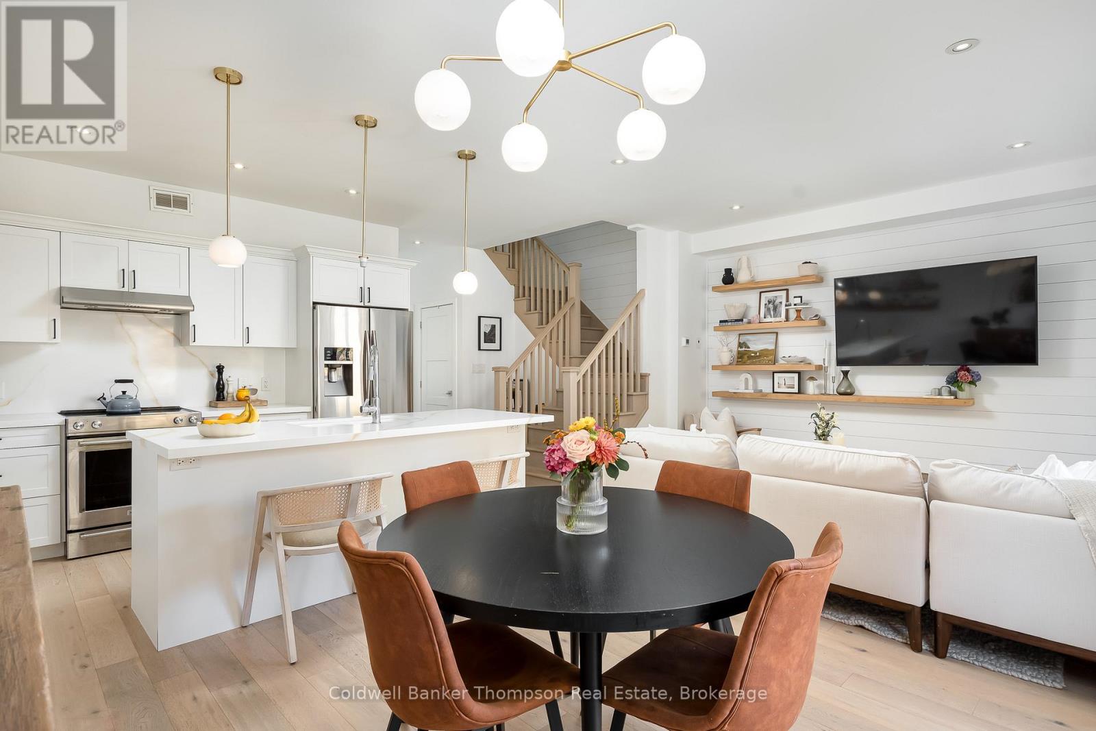 11 Cascade Lane, Huntsville, Ontario  P1H 1Y3 - Photo 2 - X12950410