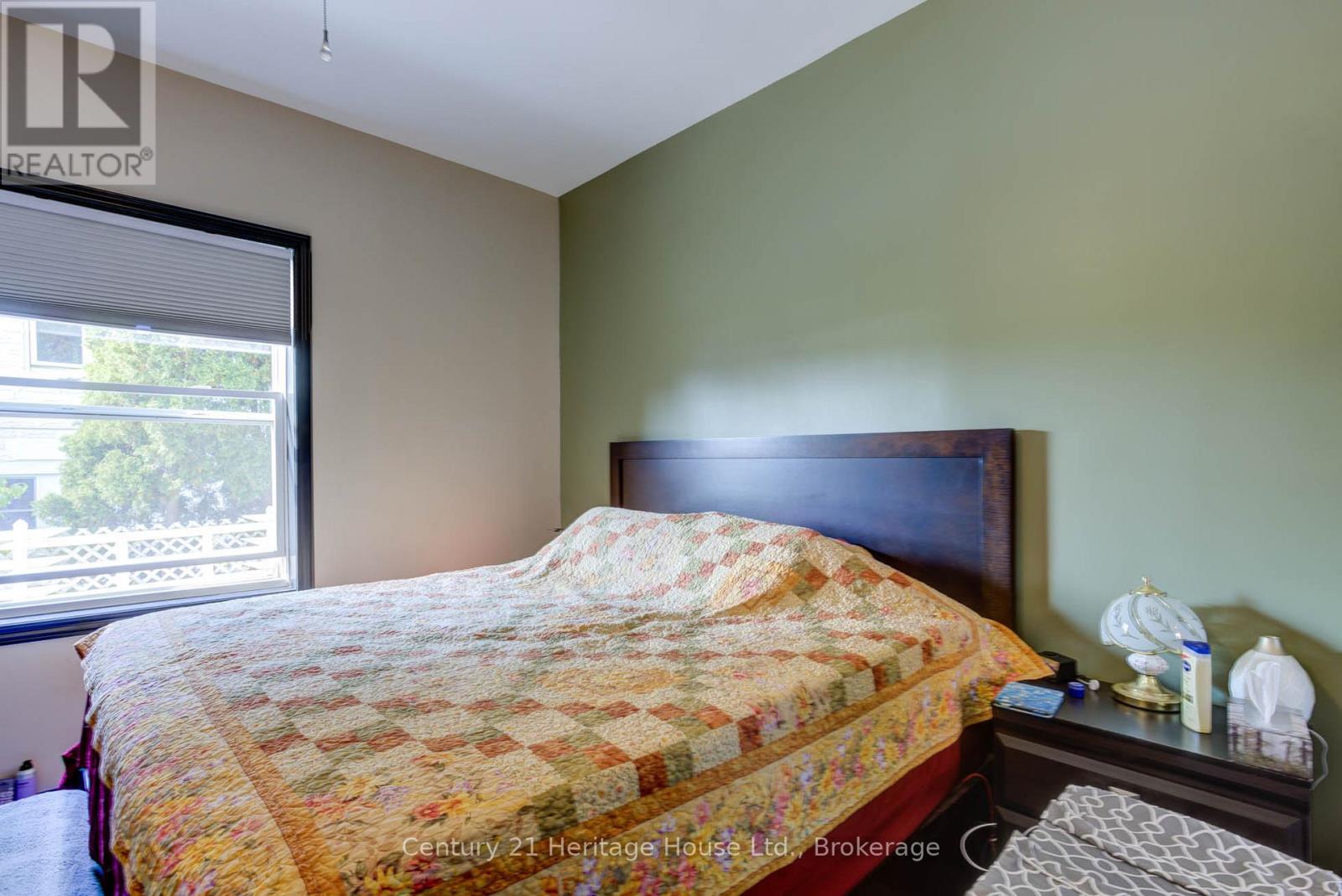 276 12th Street, Hanover, Ontario  N4N 1V3 - Photo 10 - X12950450