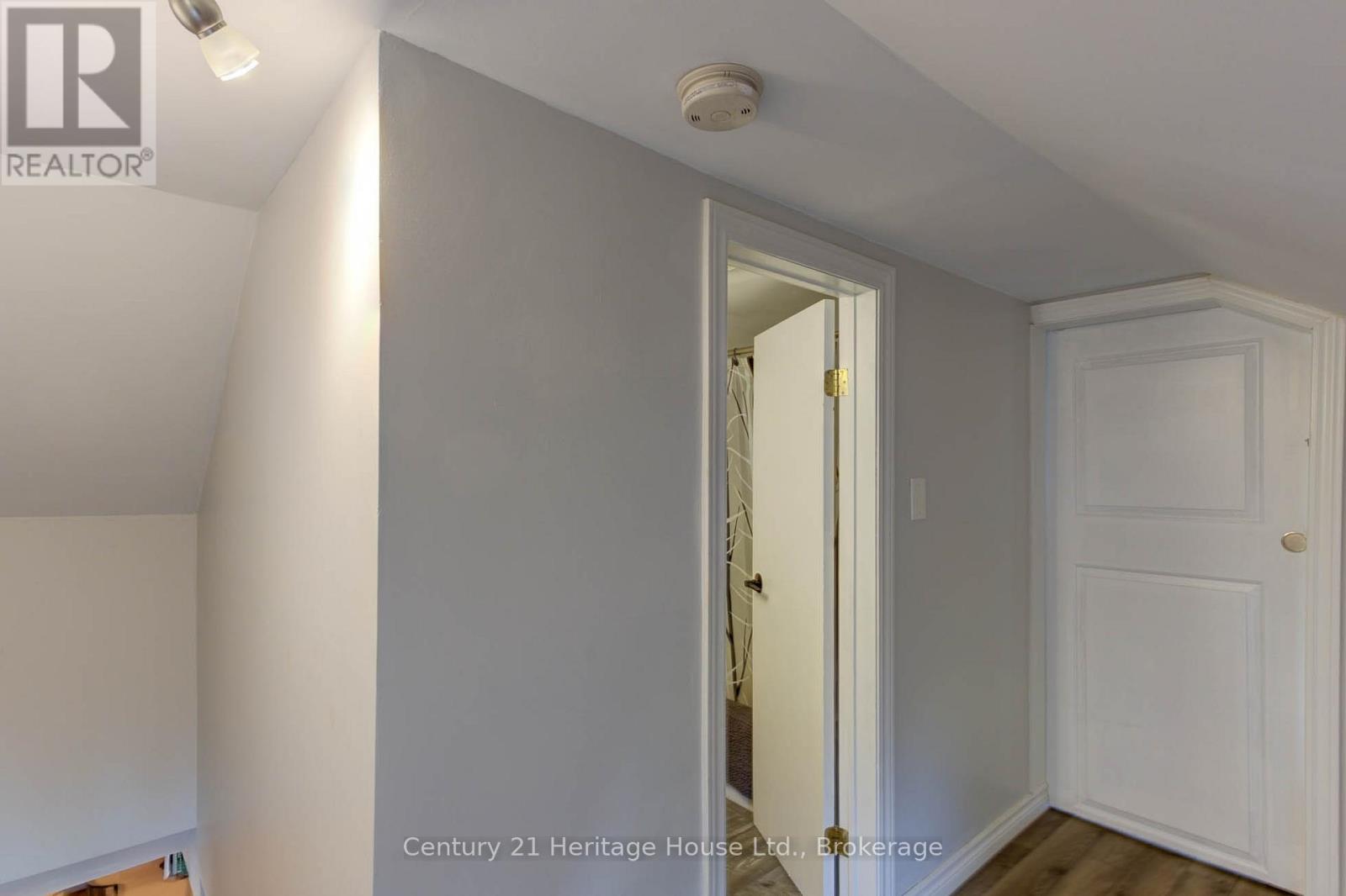 276 12th Street, Hanover, Ontario  N4N 1V3 - Photo 21 - X12950450