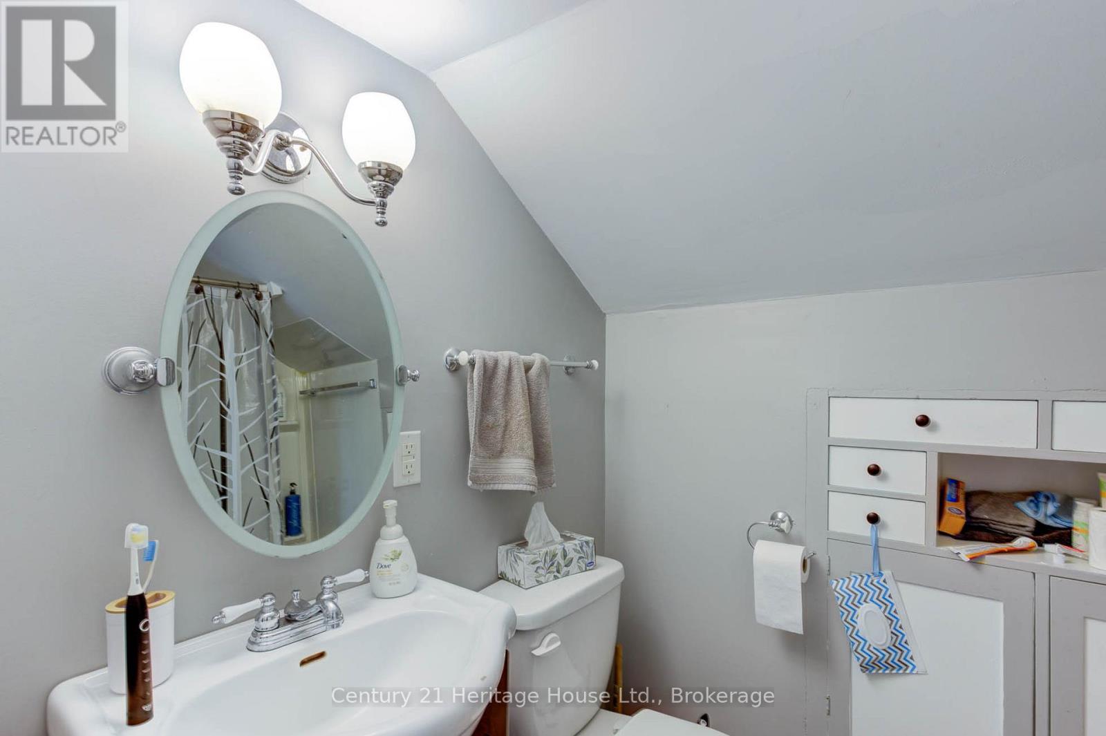 276 12th Street, Hanover, Ontario  N4N 1V3 - Photo 23 - X12950450