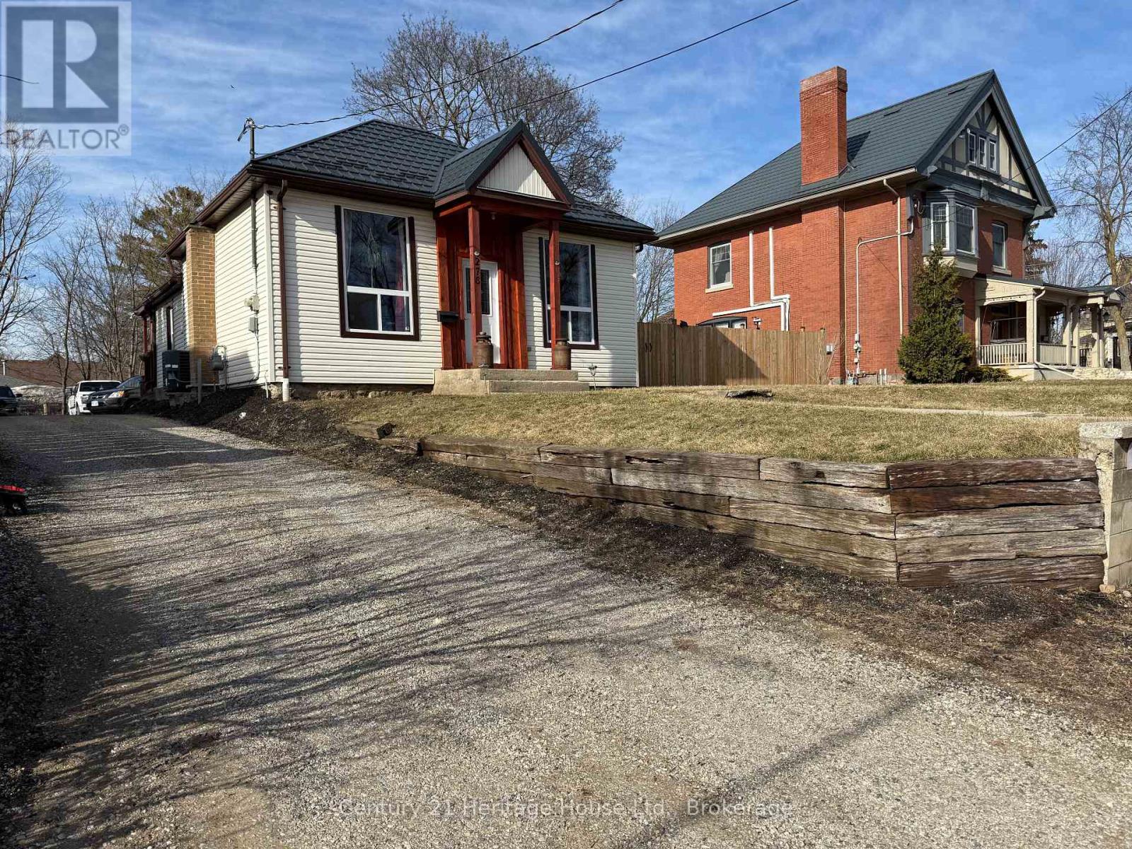 276 12th Street, Hanover, Ontario  N4N 1V3 - Photo 3 - X12950450