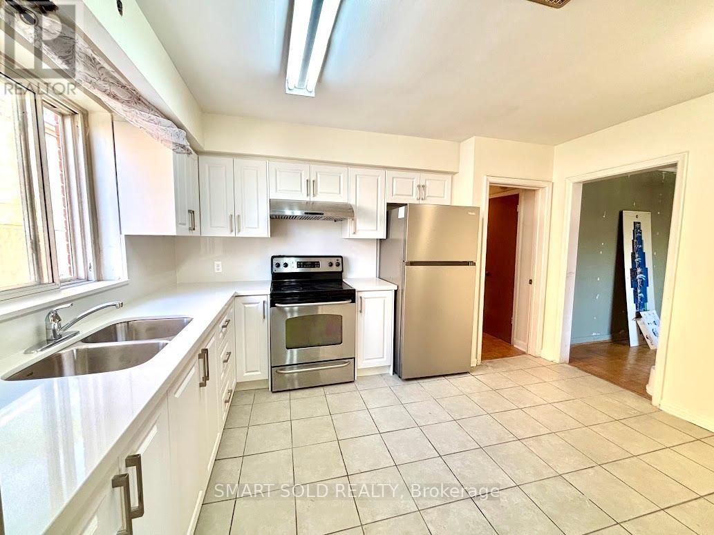 2 - 65 Garthdale Court, Toronto, Ontario  M3H 5P7 - Photo 3 - C12772202