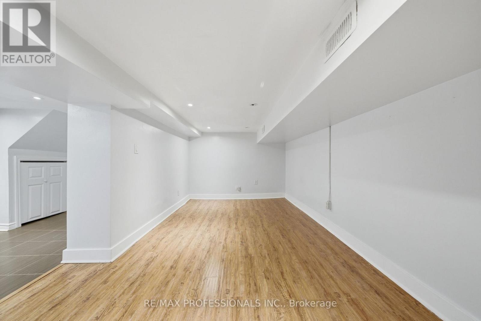 1993 Dufferin Street, Toronto, Ontario  M6E 3P9 - Photo 9 - C12915832