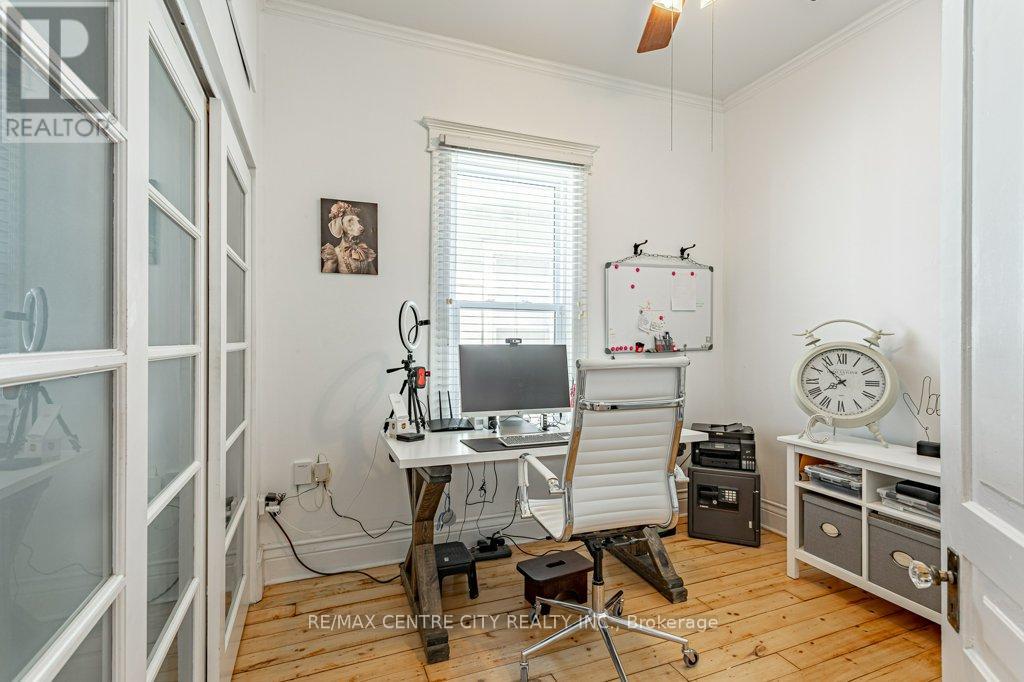 Photo 13 of 46 for 971 Elias Street