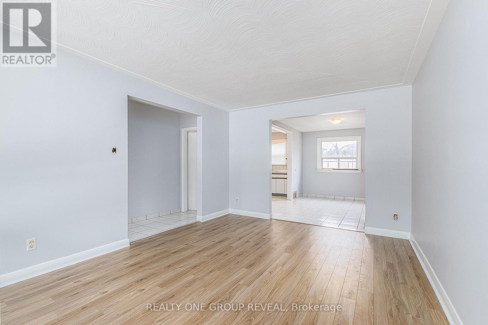 12 Thurodale Avenue, Toronto, Ontario  M6M 3B3 - Photo 12 - W12862924