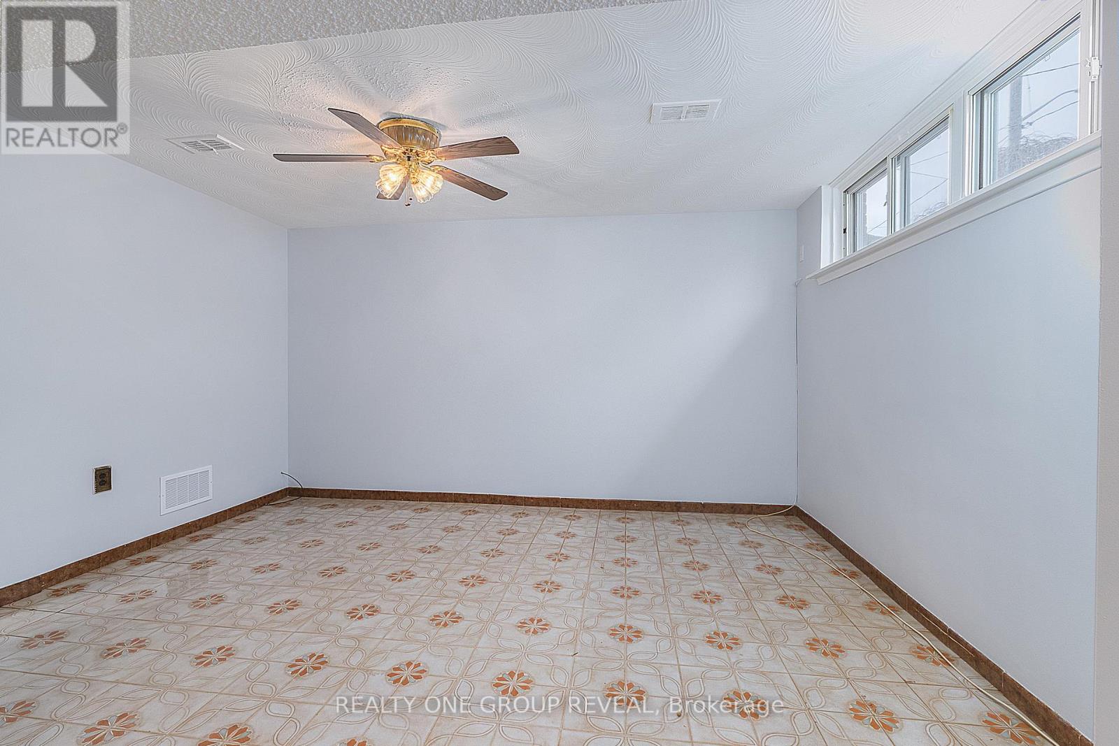 12 Thurodale Avenue, Toronto, Ontario  M6M 3B3 - Photo 28 - W12862924