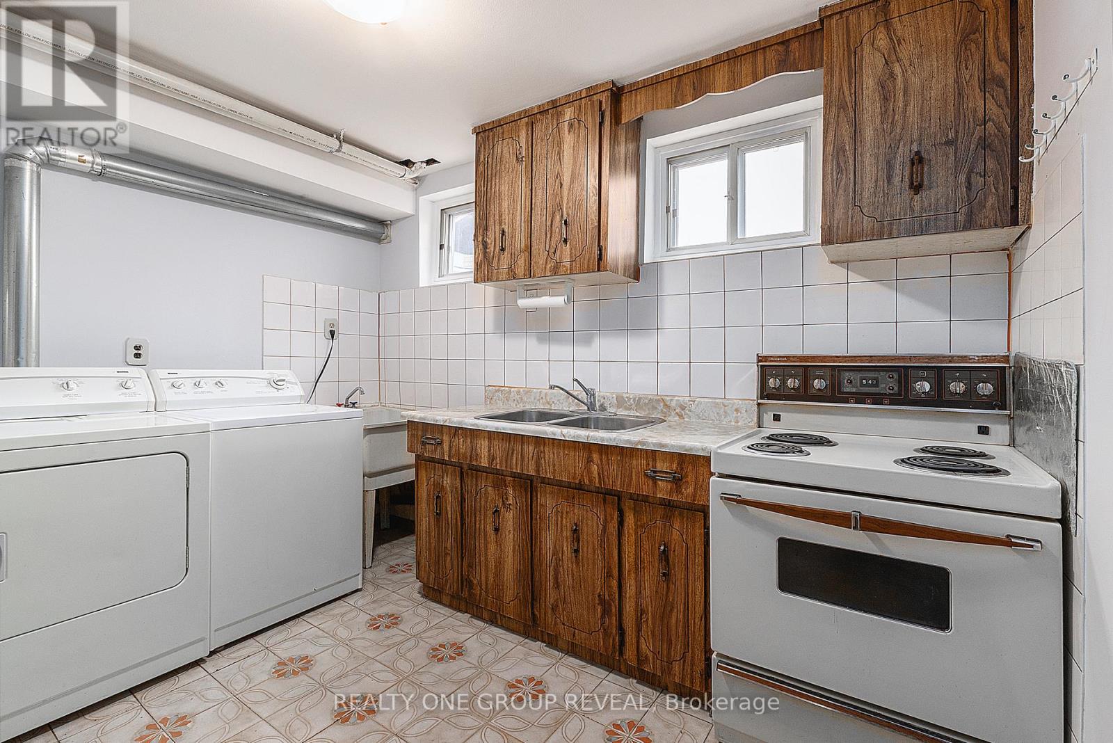 12 Thurodale Avenue, Toronto, Ontario  M6M 3B3 - Photo 26 - W12862924