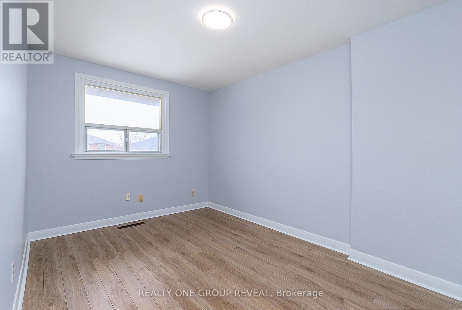 12 Thurodale Avenue, Toronto, Ontario  M6M 3B3 - Photo 19 - W12862924