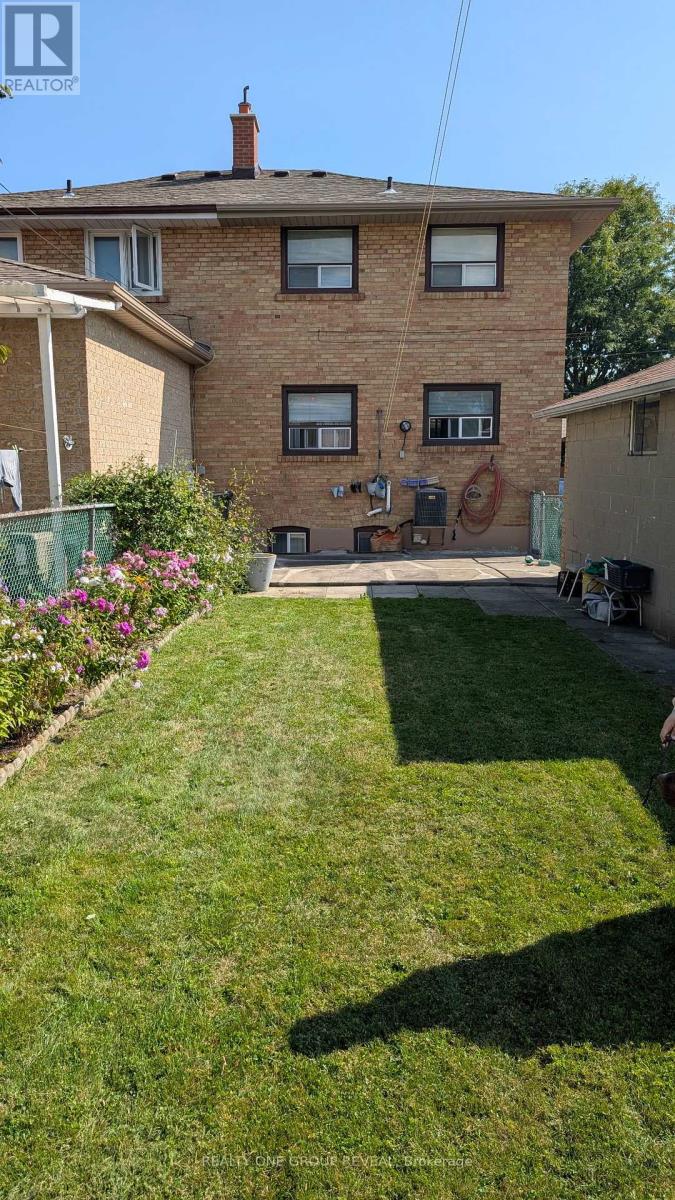 12 Thurodale Avenue, Toronto, Ontario  M6M 3B3 - Photo 32 - W12862924