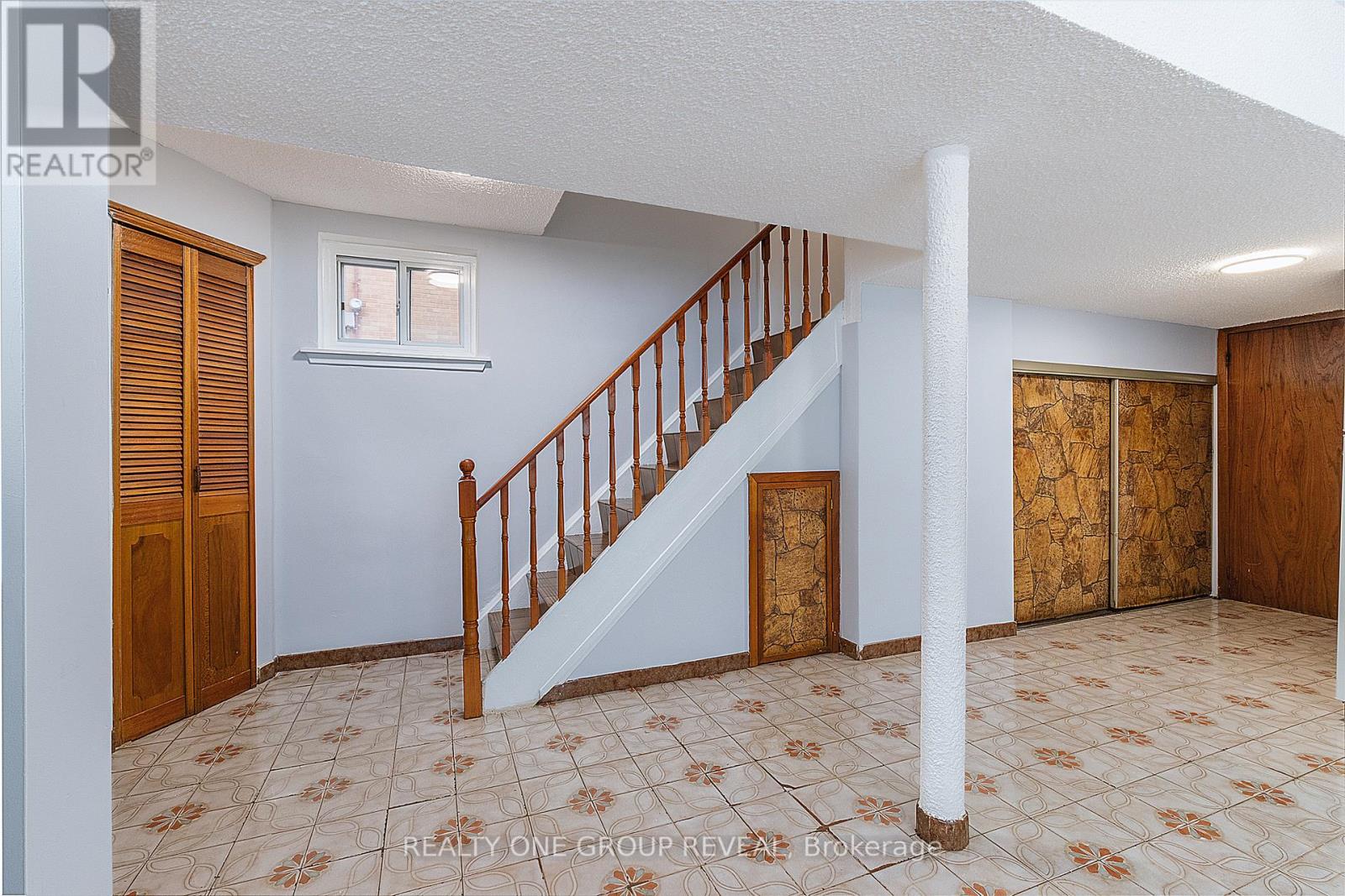 12 Thurodale Avenue, Toronto, Ontario  M6M 3B3 - Photo 27 - W12862924