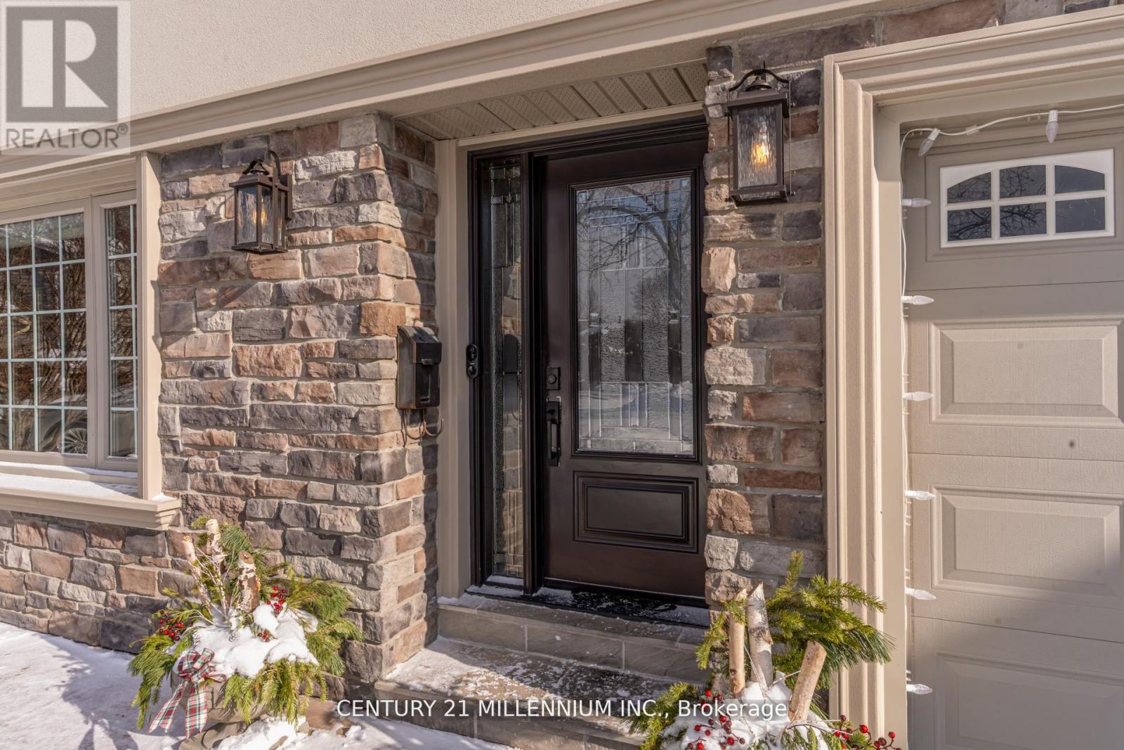 58 Ridgehill Drive, Brampton, Ontario  L6Y 2C6 - Photo 4 - W12866828