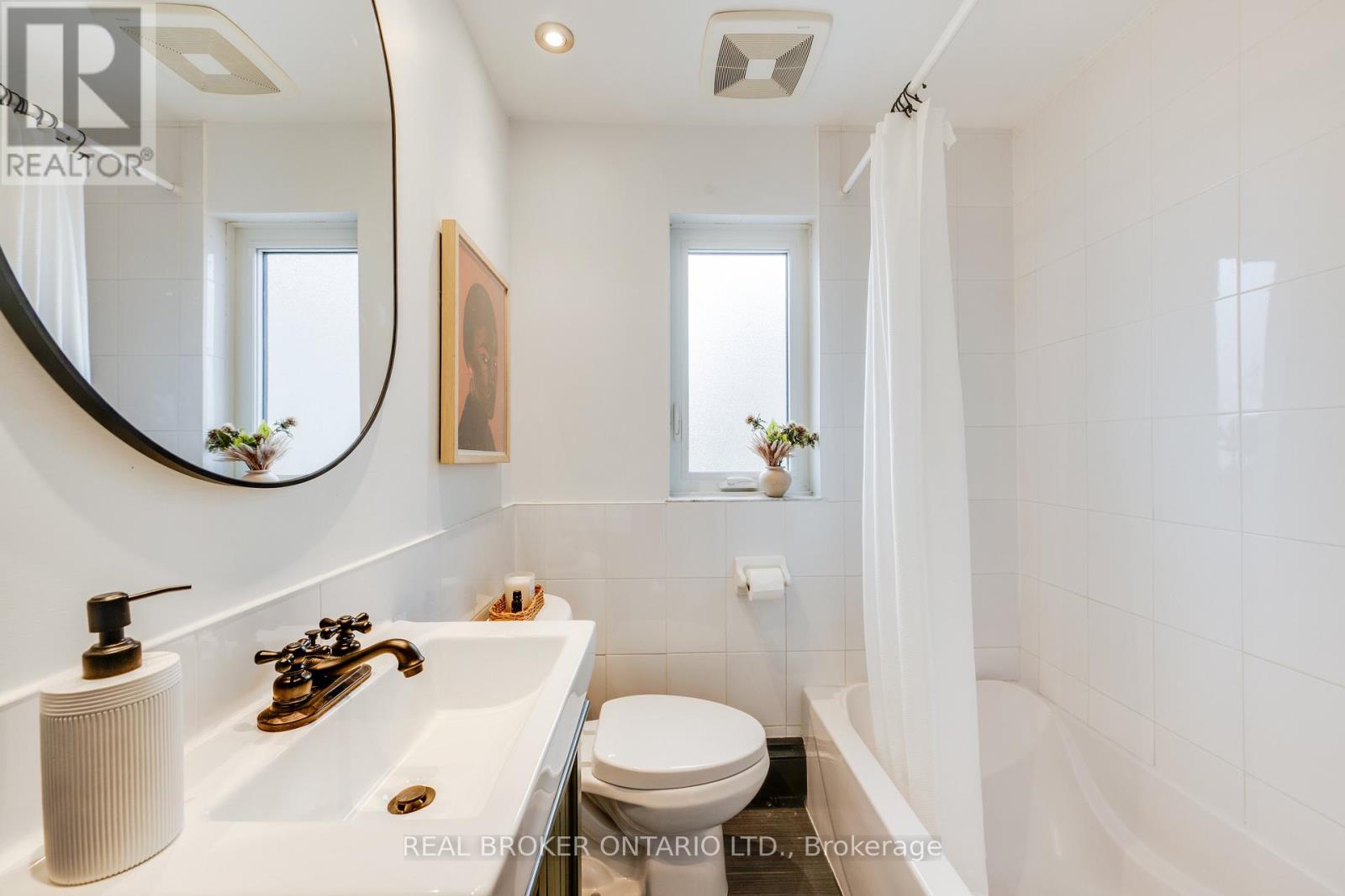 287 High Park Avenue, Toronto, Ontario  M6P 2S8 - Photo 17 - W12946260