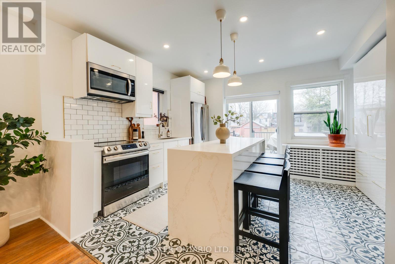 287 High Park Avenue, Toronto, Ontario  M6P 2S8 - Photo 9 - W12946260