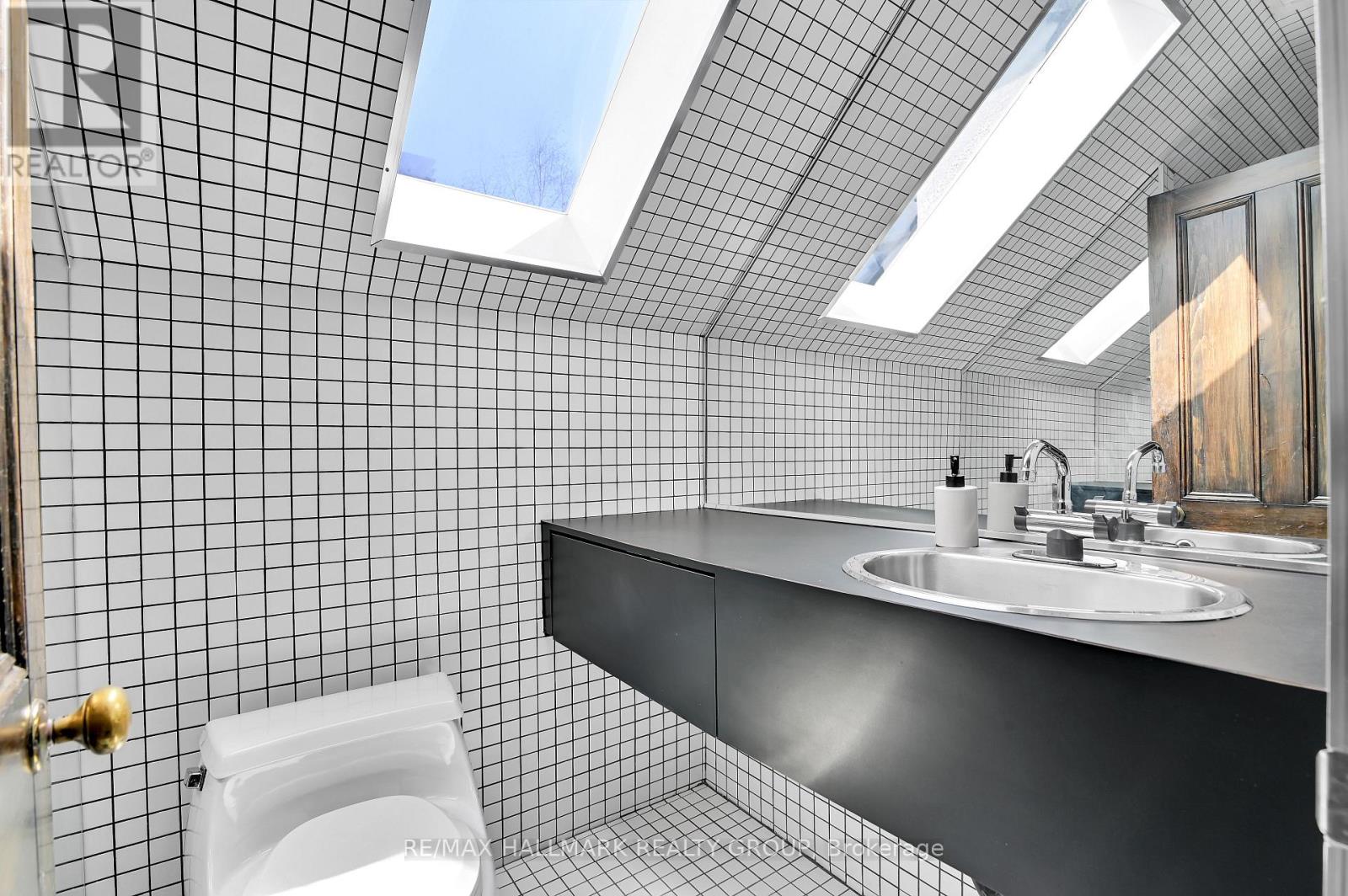 189 Mackay Street, Ottawa, Ontario  K1M 2B5 - Photo 17 - X12945946