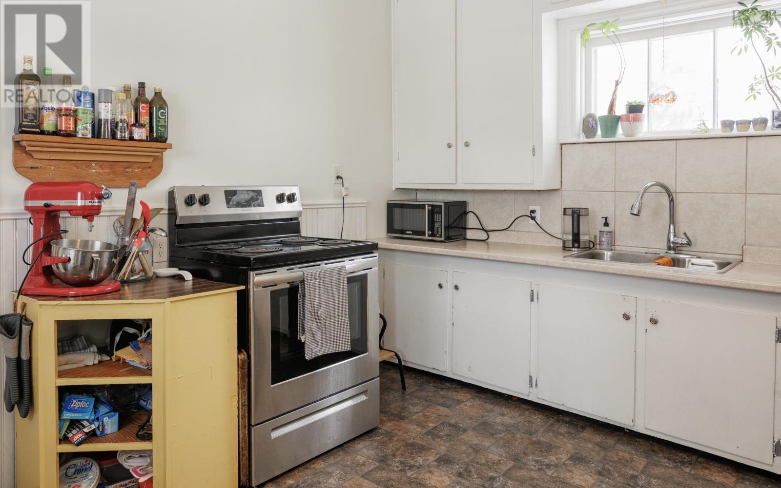 222 Brunswick Street, Truro, Nova Scotia  B2N 2J1 - Photo 10 - 202603488