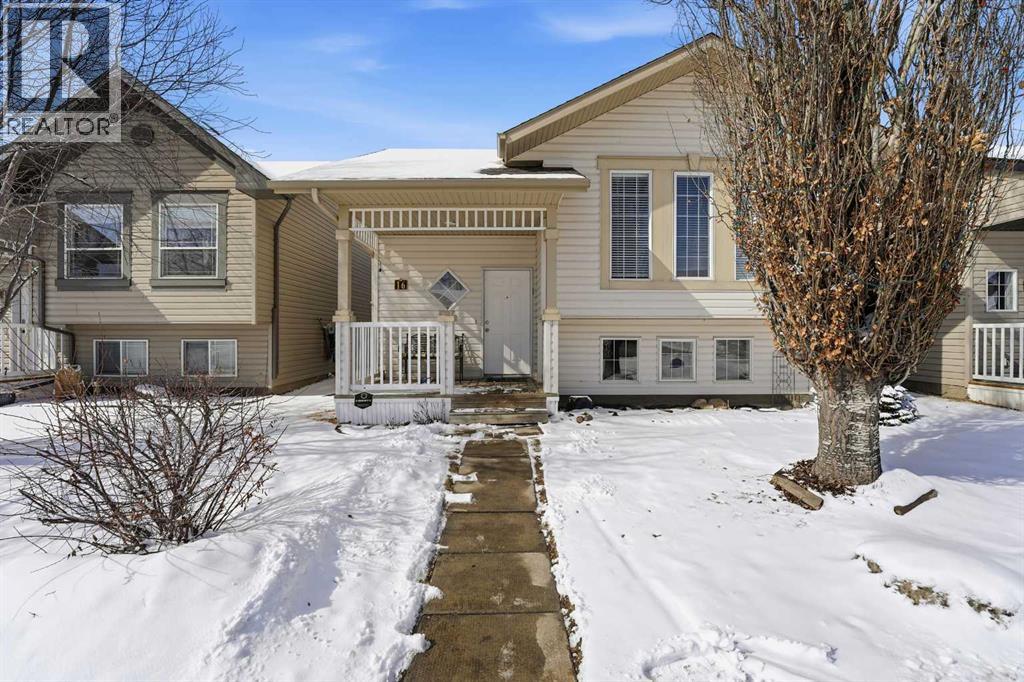 16 Lanterman Close, Red Deer, Alberta  T4R 3K3 - Photo 1 - A2297309