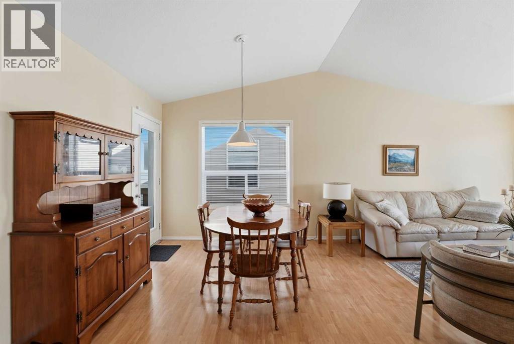 16 Lanterman Close, Red Deer, Alberta  T4R 3K3 - Photo 6 - A2297309