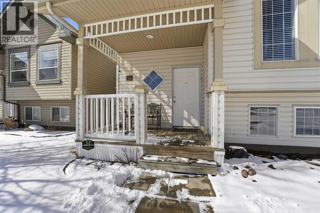 16 Lanterman Close, Red Deer, Alberta  T4R 3K3 - Photo 2 - A2297309
