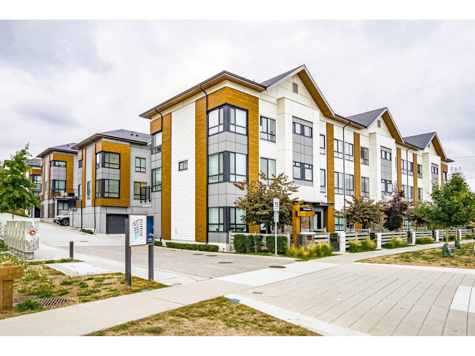 3 15151 EDMUND DRIVE, Surrey, British Columbia