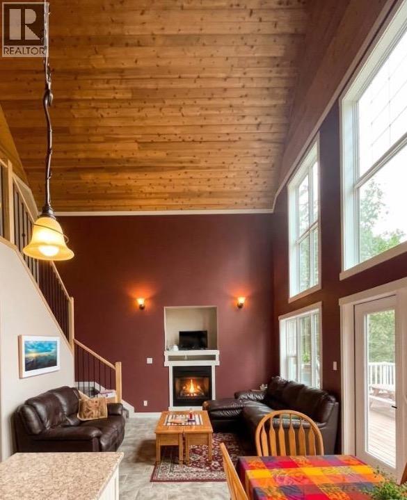 151 Peace River Avenue, Joussard, Alberta  T0G 1J0 - Photo 9 - A2296771