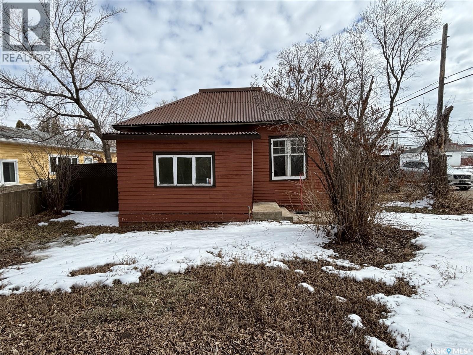 301 2nd Street W, Delisle, Saskatchewan  S0L 0P0 - Photo 1 - SK031912