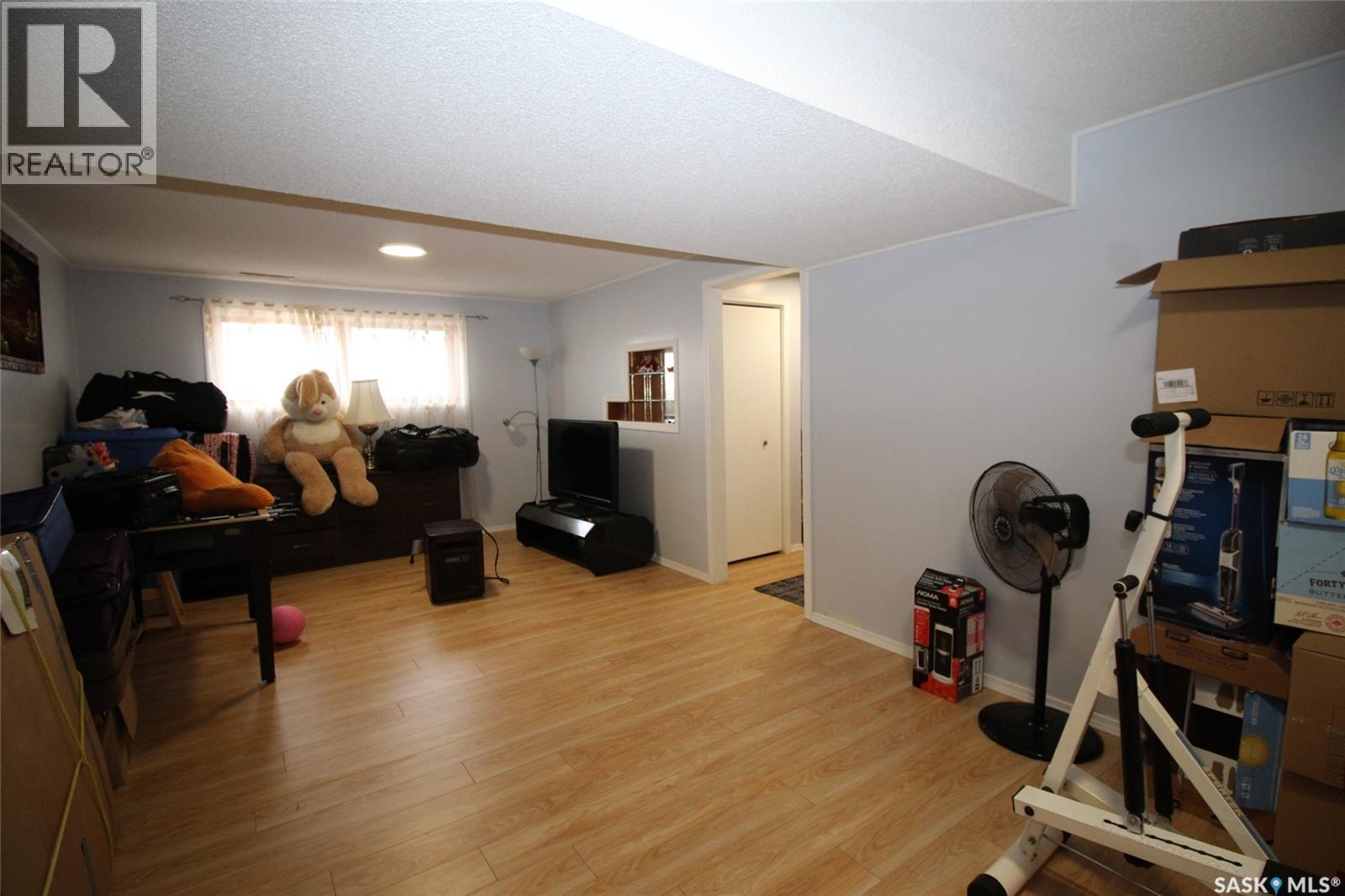 522 4th Street W, Shaunavon, Saskatchewan  S0N 2M0 - Photo 19 - SK031911