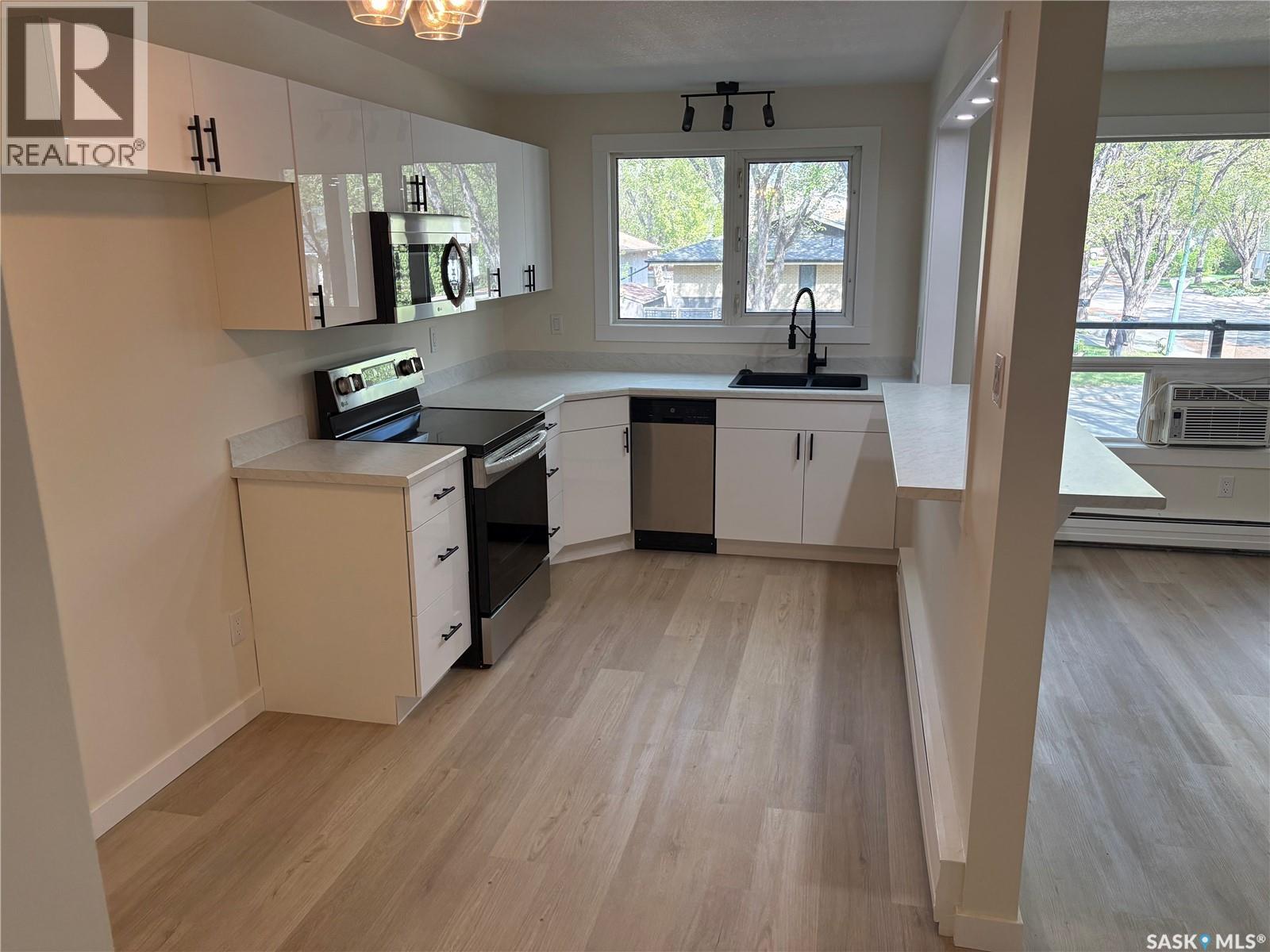 35 42 Spence Street, Regina, Saskatchewan  S4S 4H4 - Photo 3 - SK031850