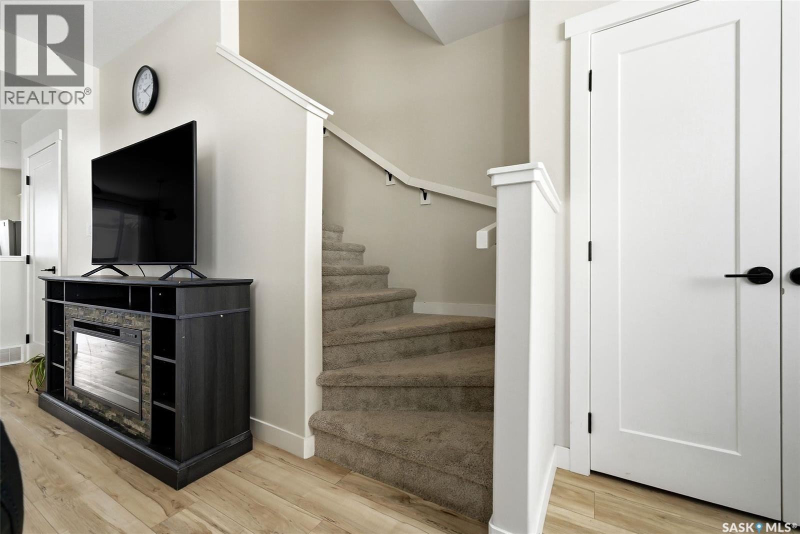 4736 Buckingham Drive E, Regina, Saskatchewan  S4V 3X8 - Photo 3 - SK031758