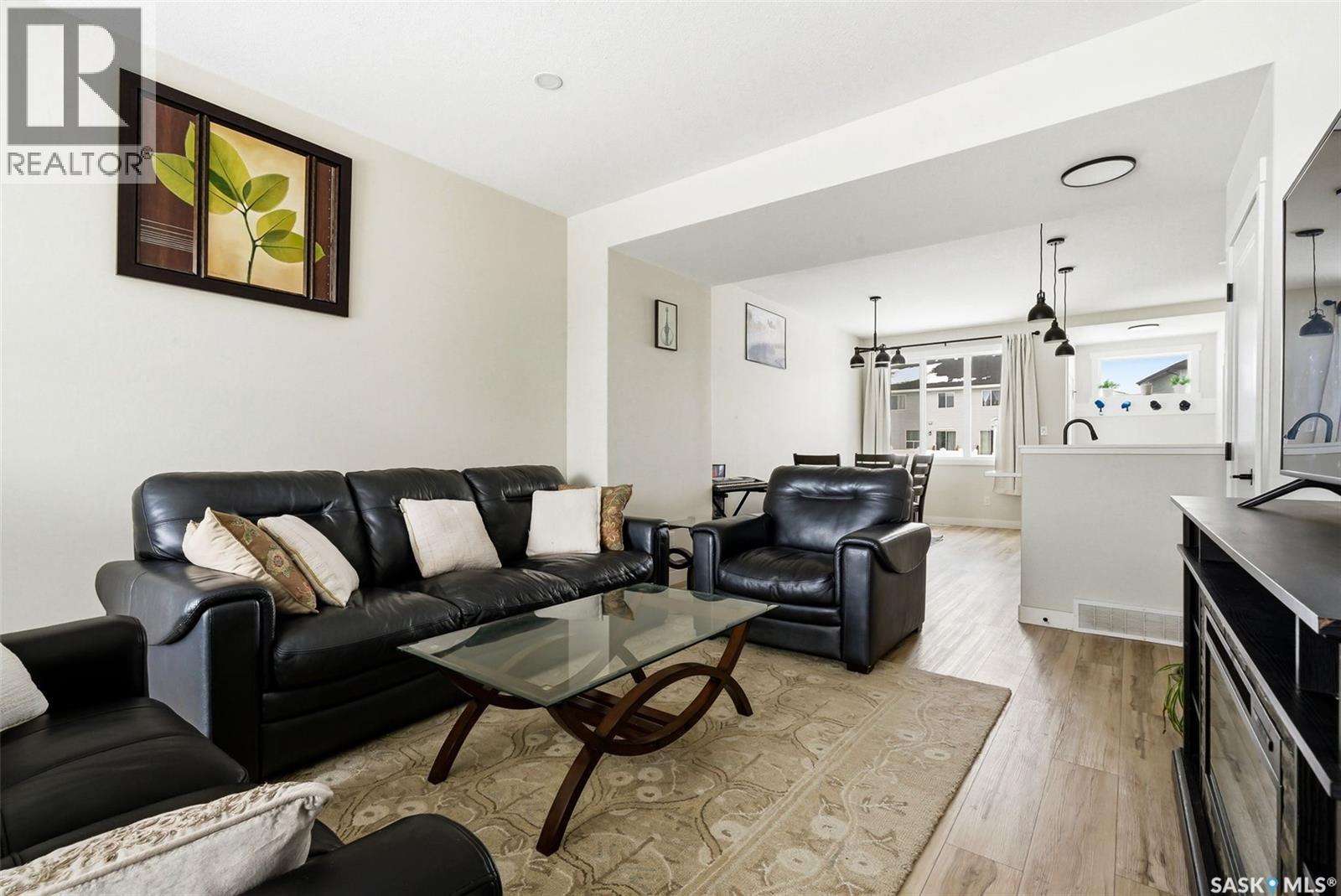 4736 Buckingham Drive E, Regina, Saskatchewan  S4V 3X8 - Photo 4 - SK031758