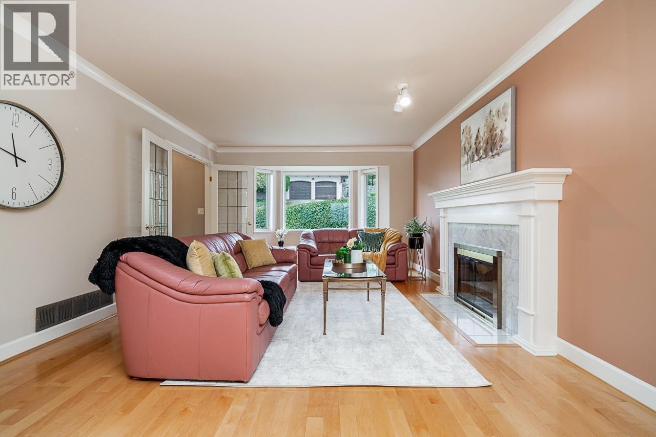 622 Clearwater Way, Coquitlam, British Columbia  V3C 5E6 - Photo 6 - R3105974