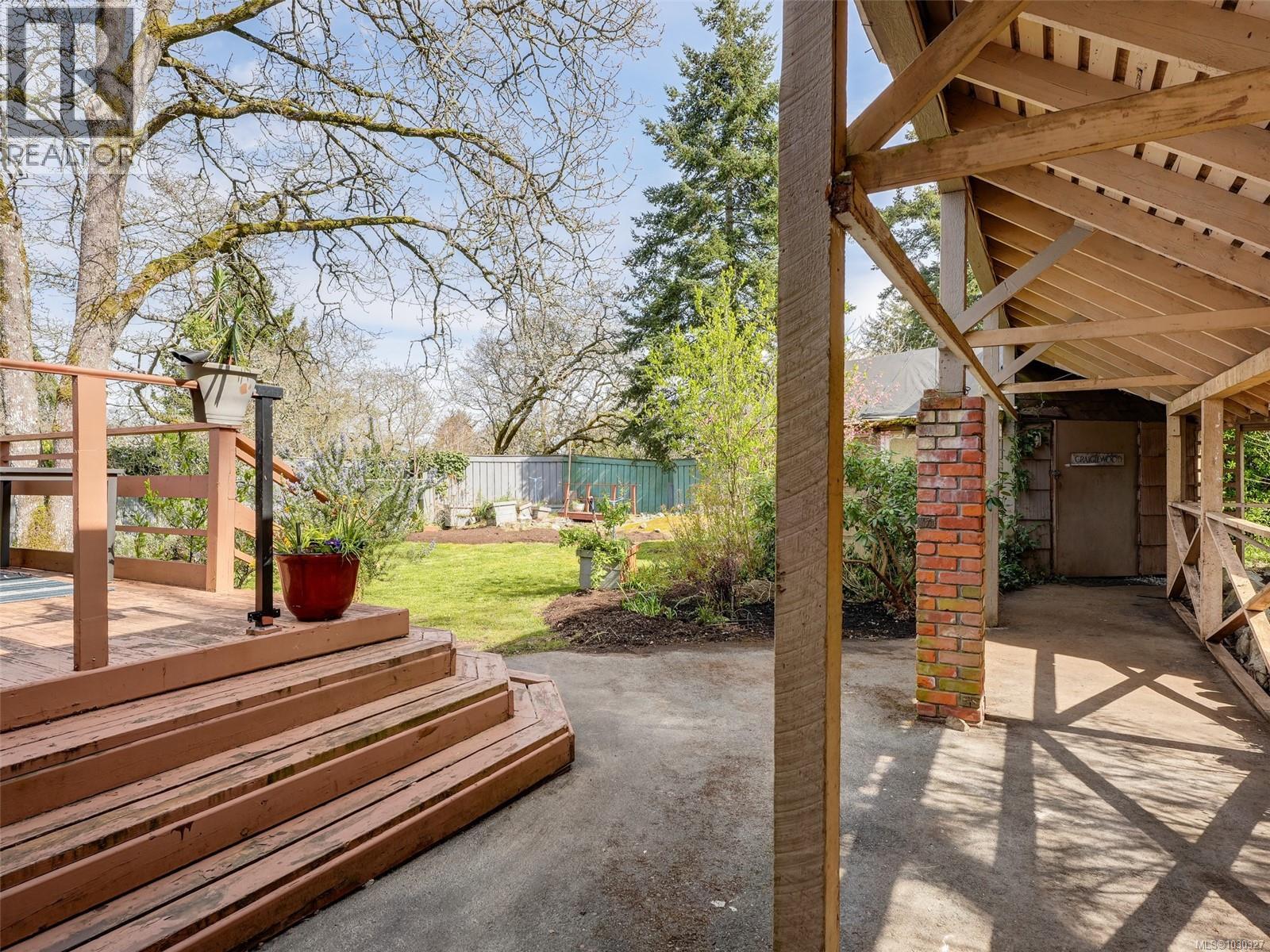 4081 Cedar Hill Rd, Saanich, British Columbia  V8N 3C2 - Photo 31 - 1030327