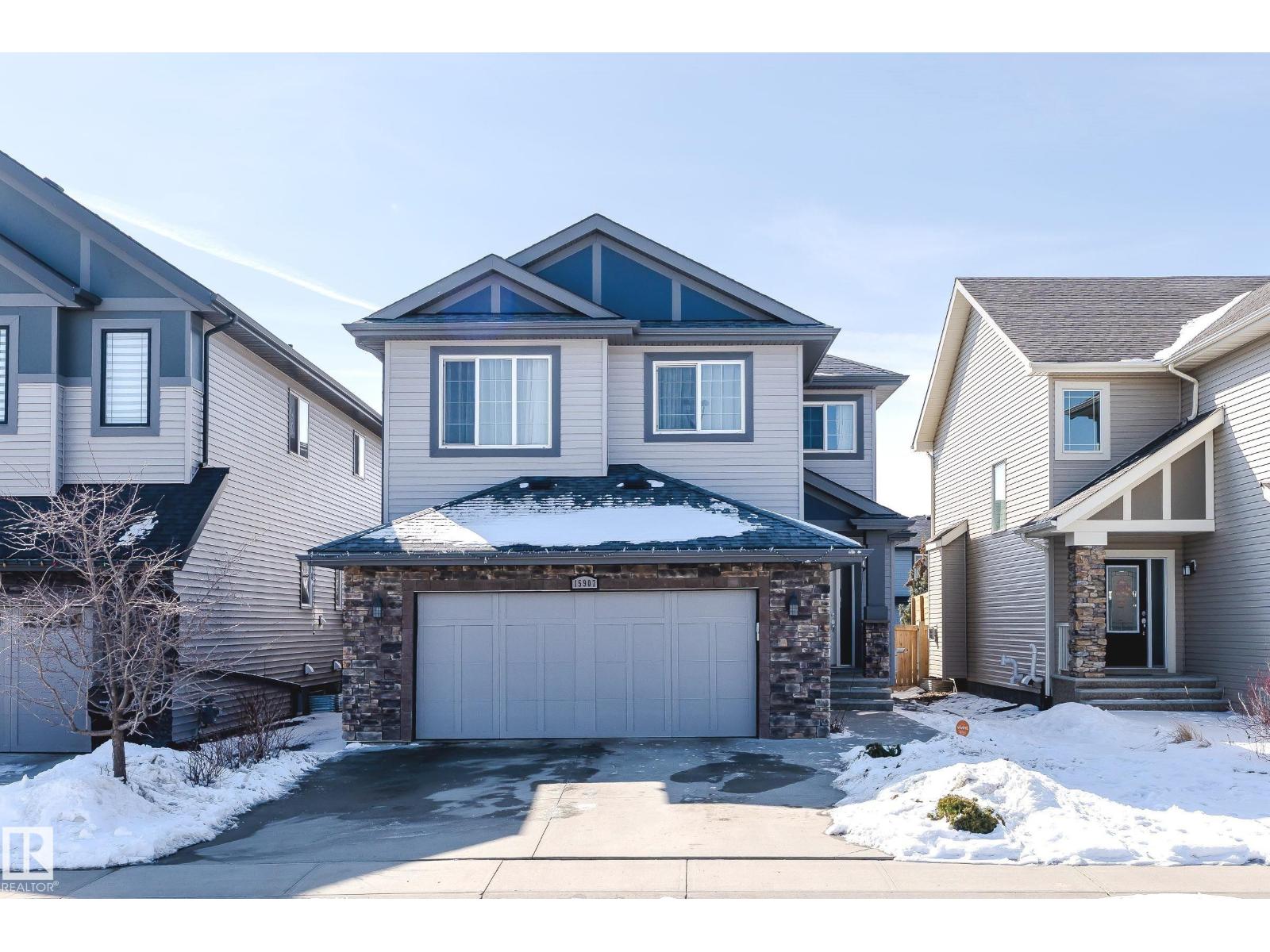 15907 18 AV SW, Edmonton, Alberta