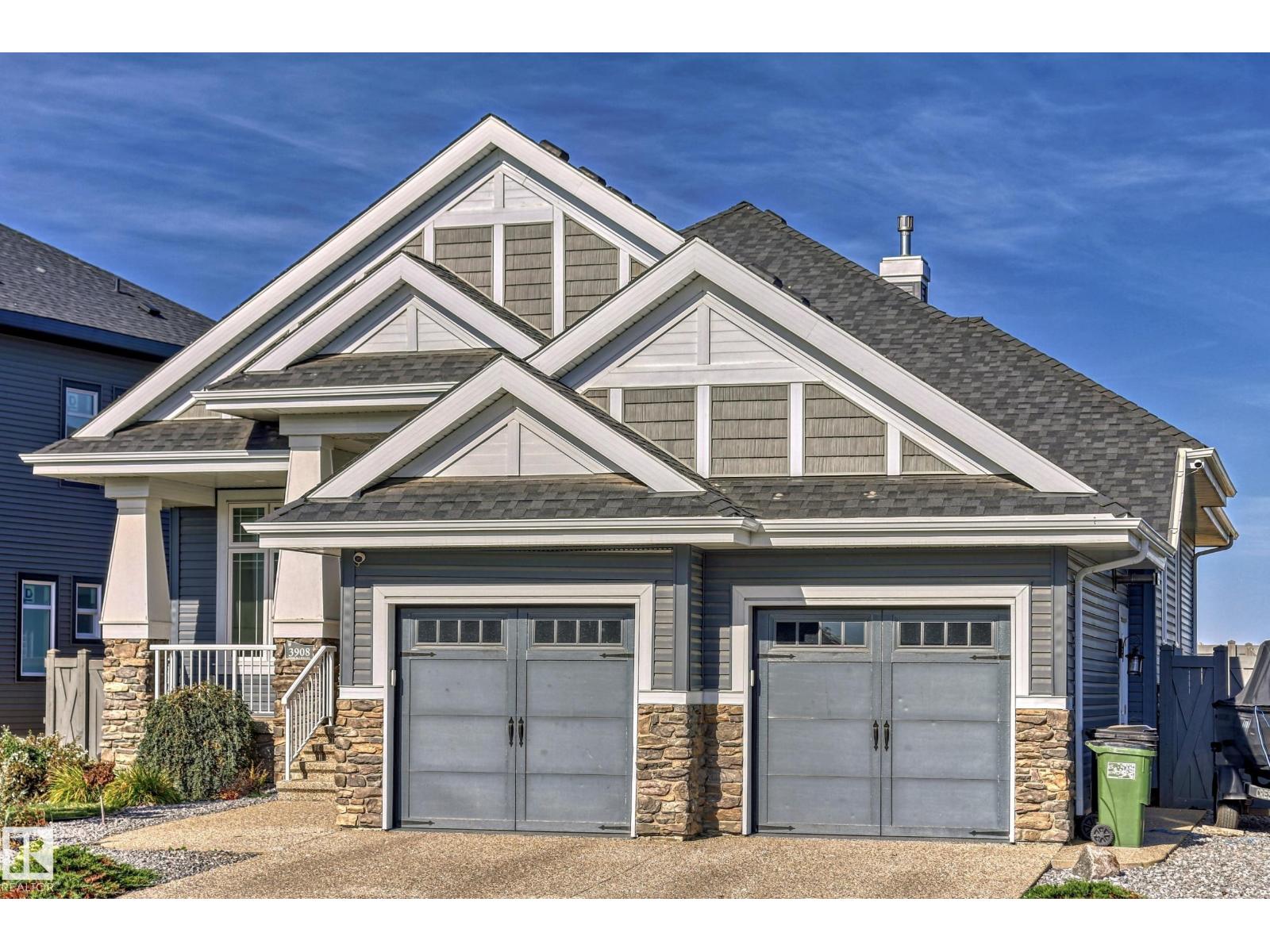 3908 Ginsburg CR NW, Edmonton, Alberta